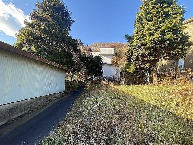 Large 377 Tsubo Plot 4LDK House for Sale in Muroran, Hokkaido - Thumbnail 3