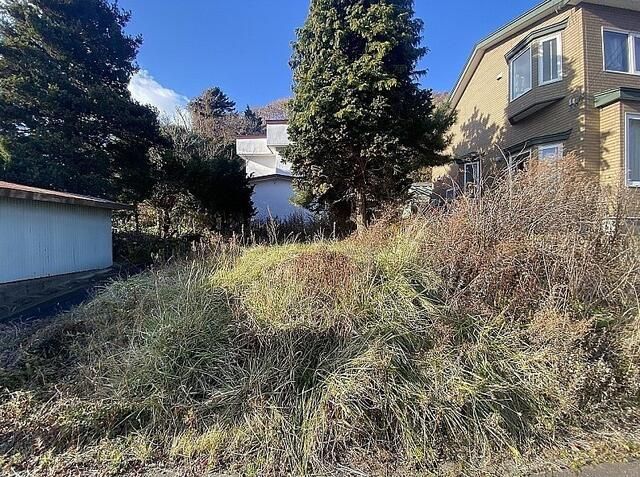 Large 377 Tsubo Plot 4LDK House for Sale in Muroran, Hokkaido - Thumbnail 4