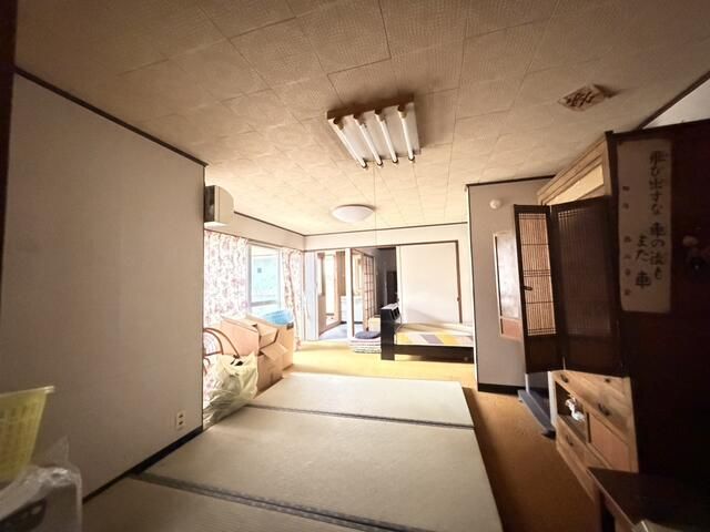 7DK Resale House in Miyoshi City, Tokushima with 786 sqm Land - Thumbnail 3