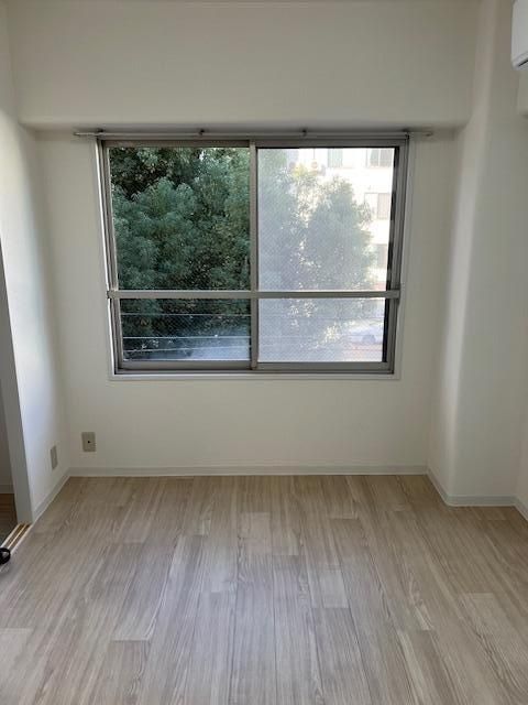 1DK Apartment for Rent in Nishinari, Osaka - Near Kishinosato-Tamade Station - Thumbnail 4