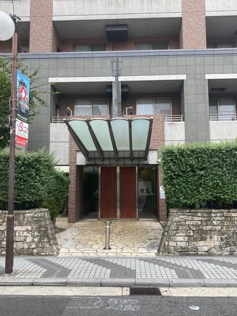 1LDK Apartment for Sale near Shinsaibashi Station, Osaka - Thumbnail 2