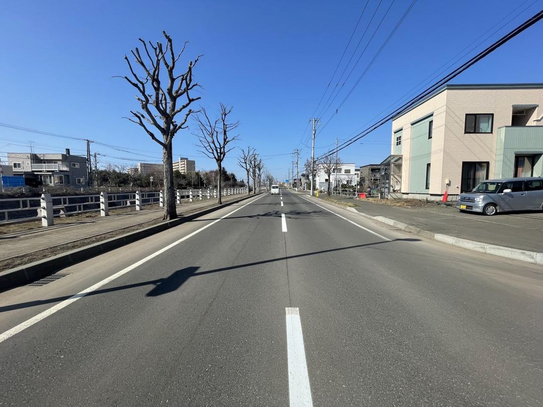 Spacious 3SLDK Corner Lot House in Sapporo's Teine Ward - Thumbnail 2