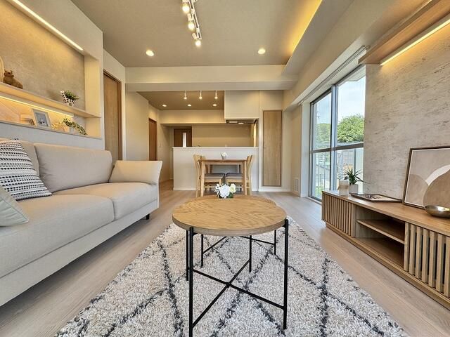 Renovated 3LDK Apartment for Sale in Suginami, Tokyo - Thumbnail 2