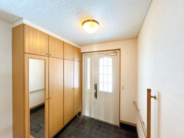 Renovated 3LDK House with Views Near Yubari Ski Resort - Thumbnail 4