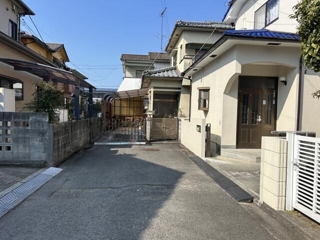 Used 3LDK Detached House in Matsuyama, Ehime - Thumbnail 2