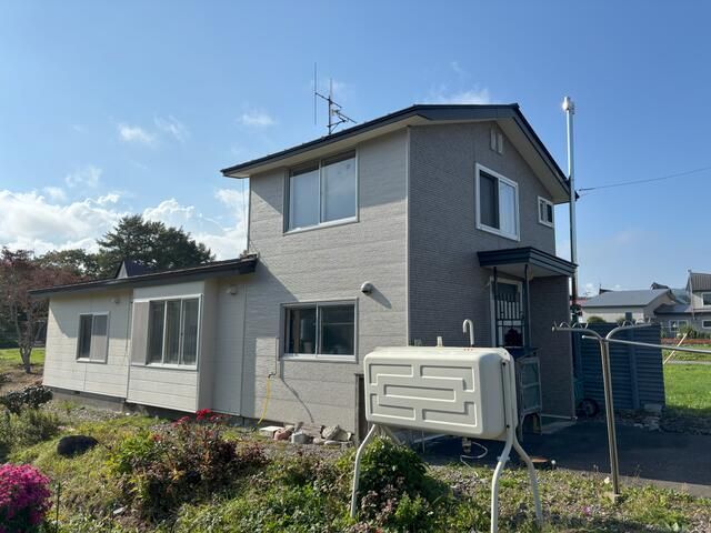 4LDK Corner Lot House for Sale in Hiroo, Hokkaido - Thumbnail 2