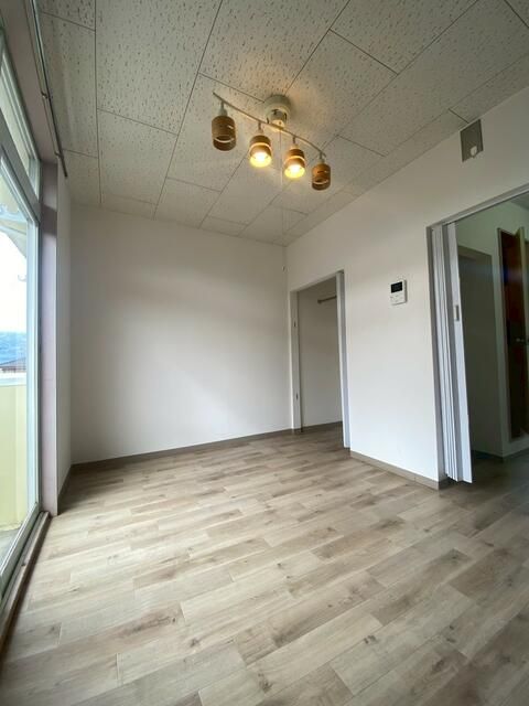 1K Apartment for Rent in Kofu, Yamanashi - 27,000 Yen - Thumbnail 2