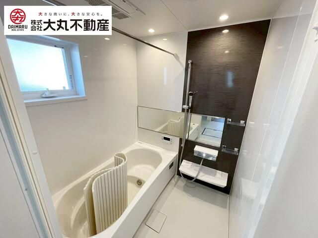 2020 Built 4SLDK House with Solar Panels Near Myokoji Station - Thumbnail 3