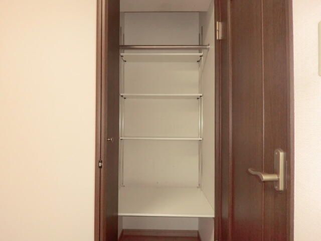 3LDK Apartment for Sale in Suita, Osaka - Pet Friendly - Thumbnail 2