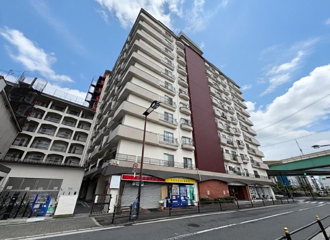4LDK Apartment for Sale in Tsurumi, Osaka - 104.4 sqm, 1973 Build - Thumbnail 2