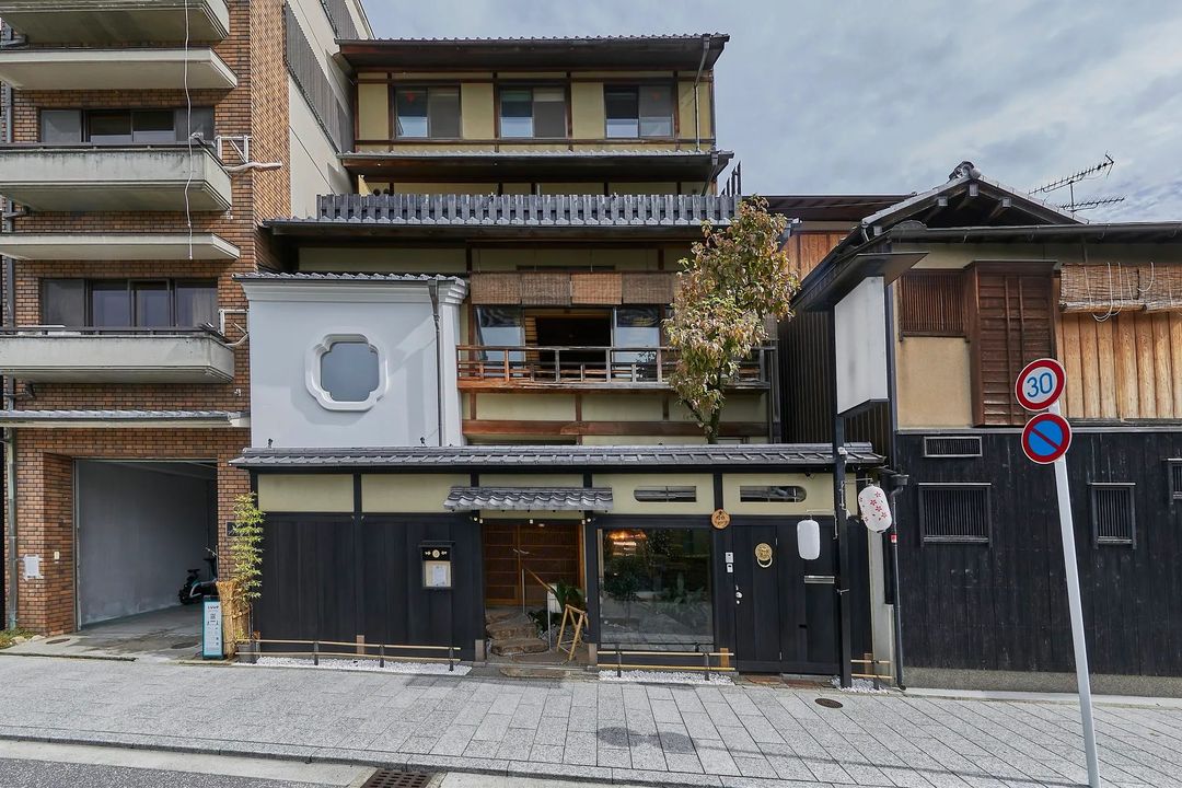 Mixed-Use Property in Higashiyama, Kyoto with River Views - Thumbnail 2