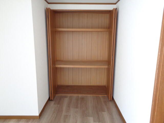 Renovated 1DK Apartment for Rent in Habikino, Osaka - Thumbnail 4