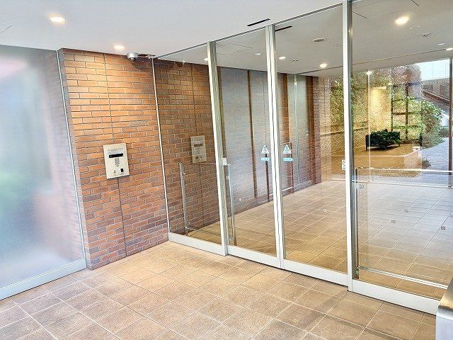 3LDK Apartment for Sale Near Awaza Station, Nishi Ward, Osaka - Thumbnail 2
