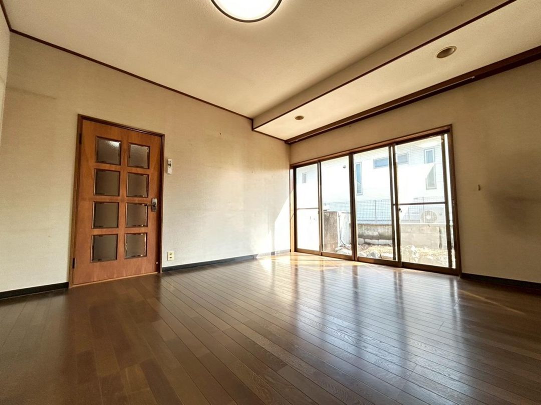 5DK Detached House for Sale in Hannan, Osaka - Walk to Station - Thumbnail 4