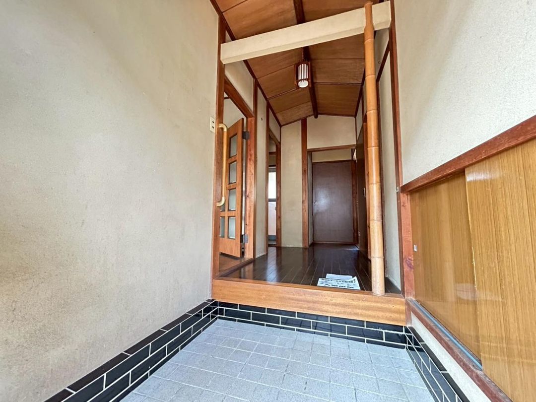 5DK Detached House for Sale in Hannan, Osaka - Walk to Station - Thumbnail 3