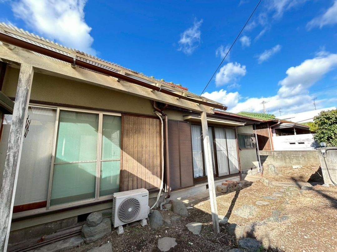 5DK Detached House for Sale in Hannan, Osaka - Walk to Station - Thumbnail 2