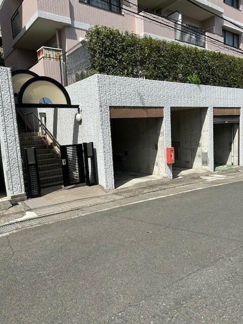 2LDK Apartment for Sale in Ikeda, Osaka - 89.13 sqm - Thumbnail 4
