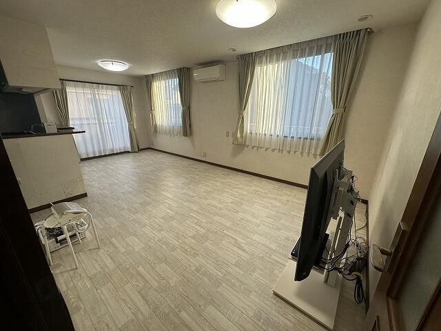 7SLDK Family Home in Ichinomiya, Aichi | 3-Story House for Sale - Thumbnail 3