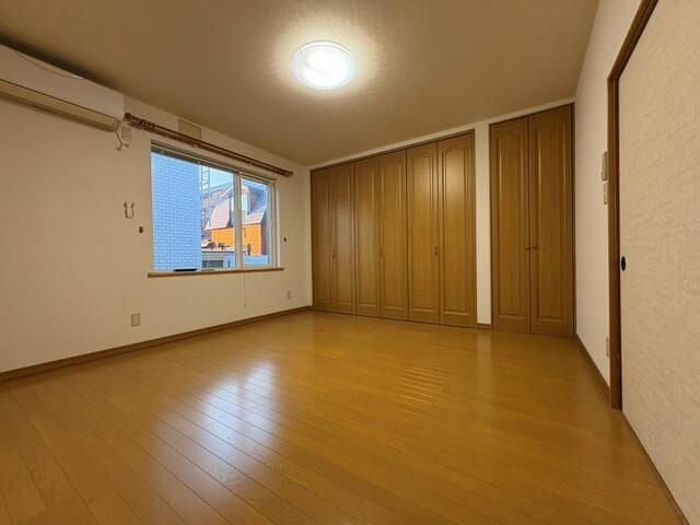 4LDK House for Sale in Hakodate, Hokkaido - 108 sqm with Garden - Thumbnail 4
