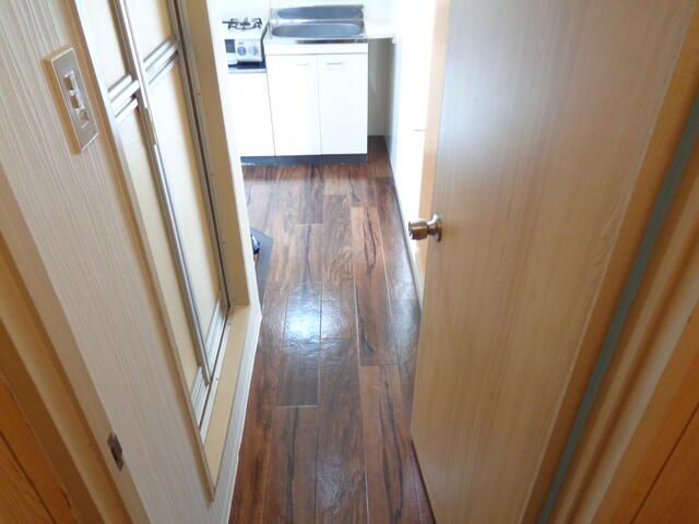 1K Apartment near Takinodaira Station, Tondabayashi - Free Wi-Fi - Thumbnail 2