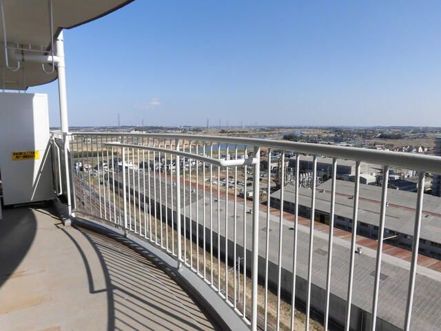 3SLDK Top Floor Apartment with Tennis Court in Toride, Ibaraki - Thumbnail 3