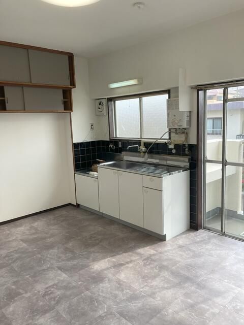 Renovated 3LDK Apartment for Sale in Akashi, Hyogo - Thumbnail 4