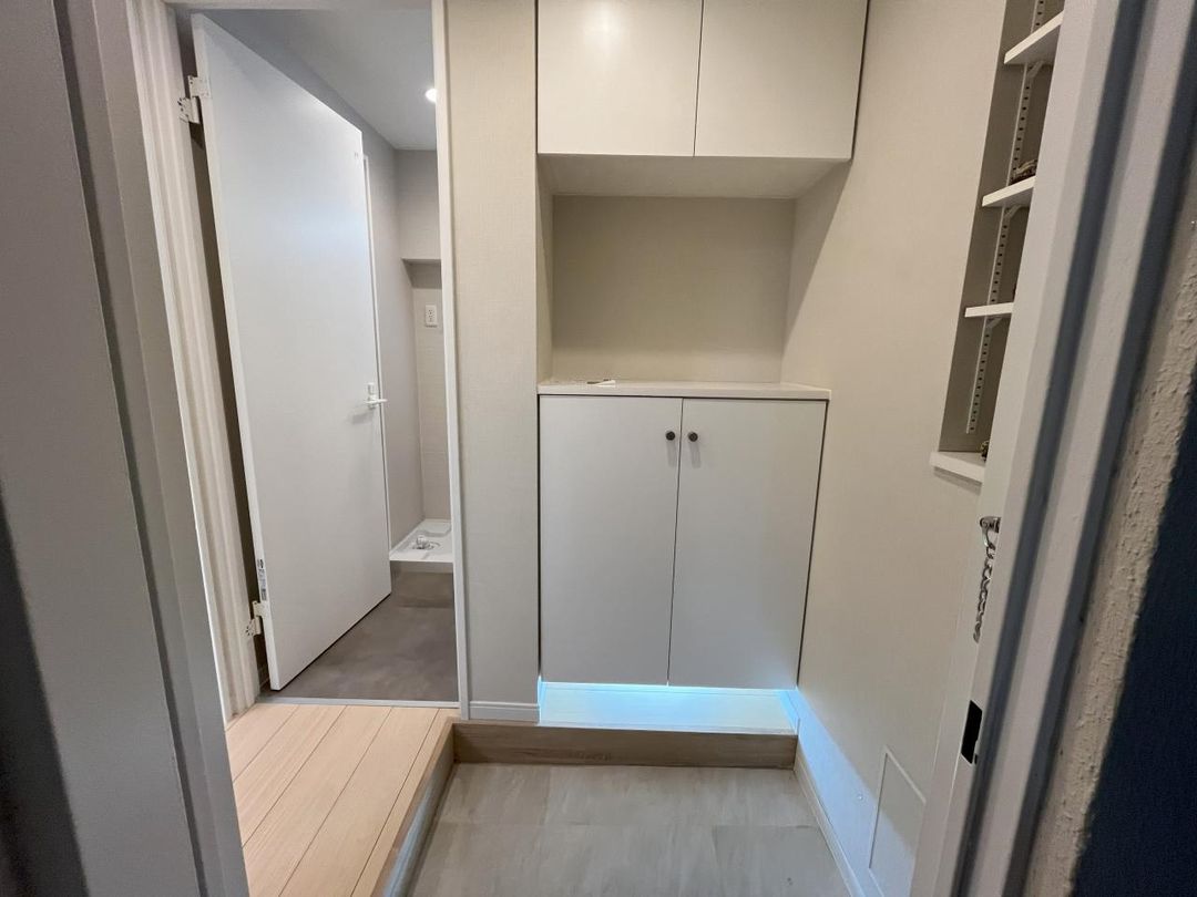 Renovated 1LDK Apartment for Sale in Setagaya, Tokyo - Thumbnail 4