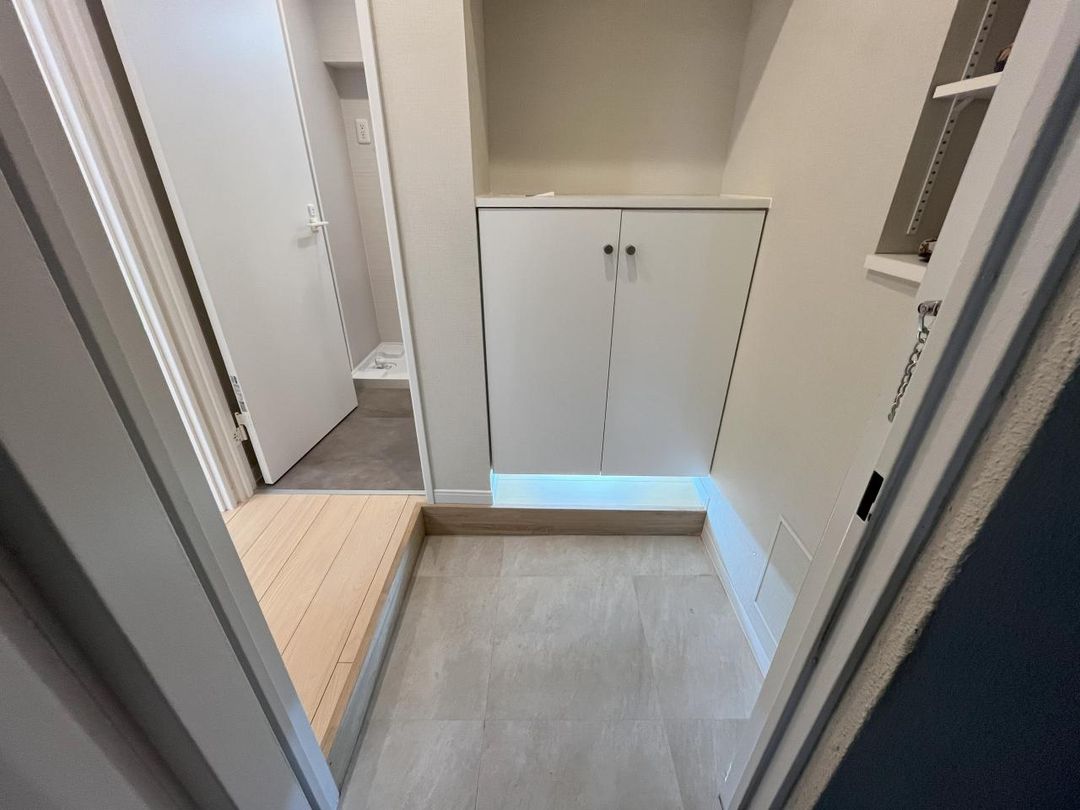 Renovated 1LDK Apartment for Sale in Setagaya, Tokyo - Thumbnail 3