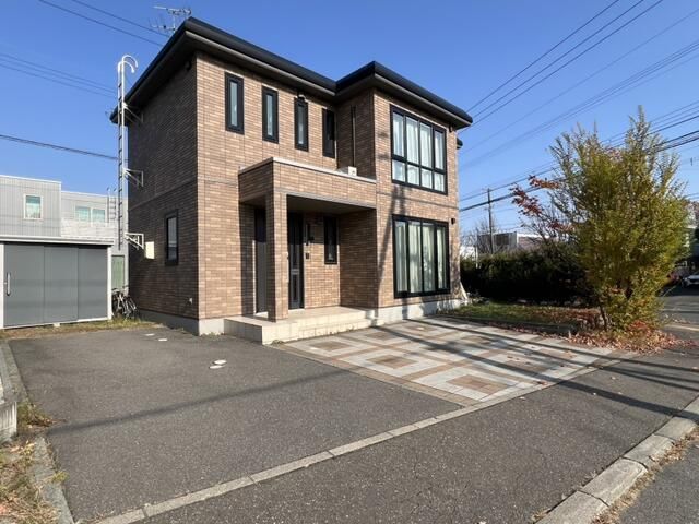 Sekisui Heim 3LDK House in Sapporo's Utsukushigaoka - Thumbnail 2