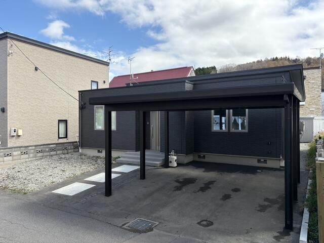 2020 4LDK Single-Story House in Sapporo with Solar & Battery - Thumbnail 2
