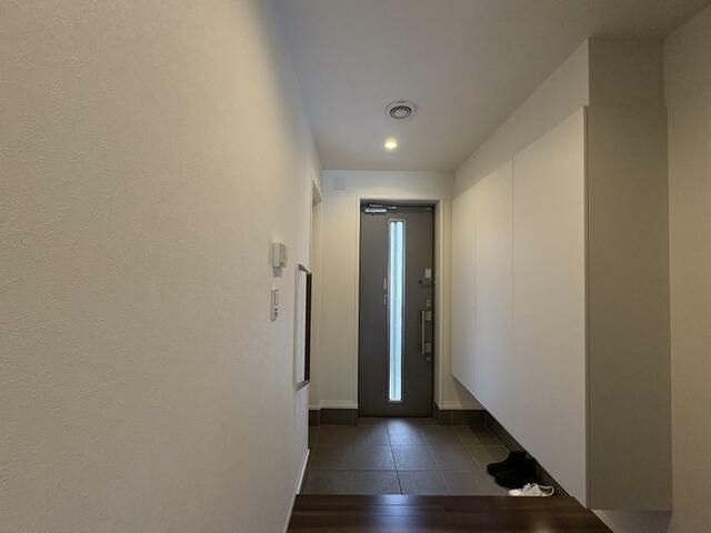 2020 4LDK Single-Story House in Sapporo with Solar & Battery - Thumbnail 3