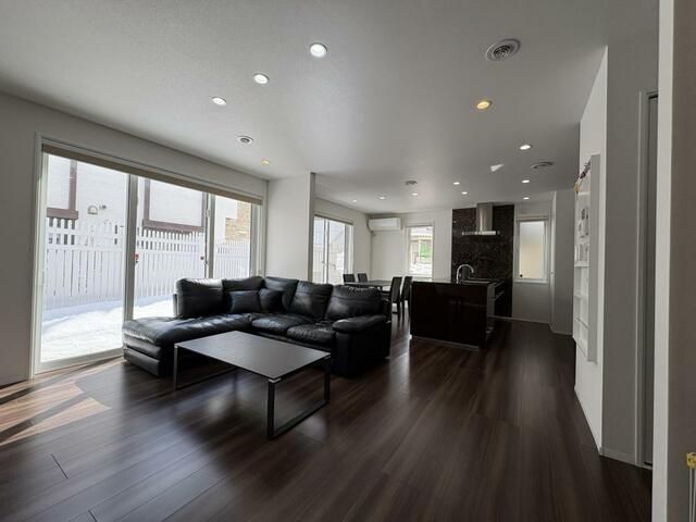 2020 4LDK Single-Story House in Sapporo with Solar & Battery - Thumbnail 4