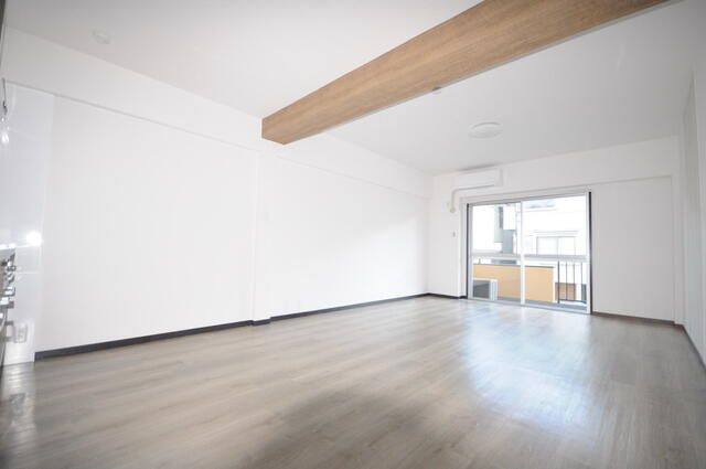 Renovated 2LDK Apartment for Sale in Akiruno, Tokyo - Thumbnail 4