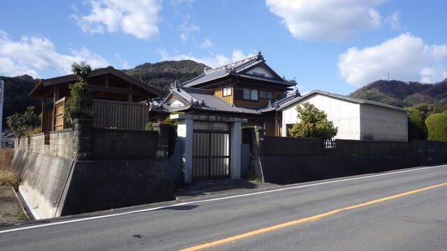 8DK Detached House for Sale in Saijo, Ehime - 220m² - Thumbnail 2