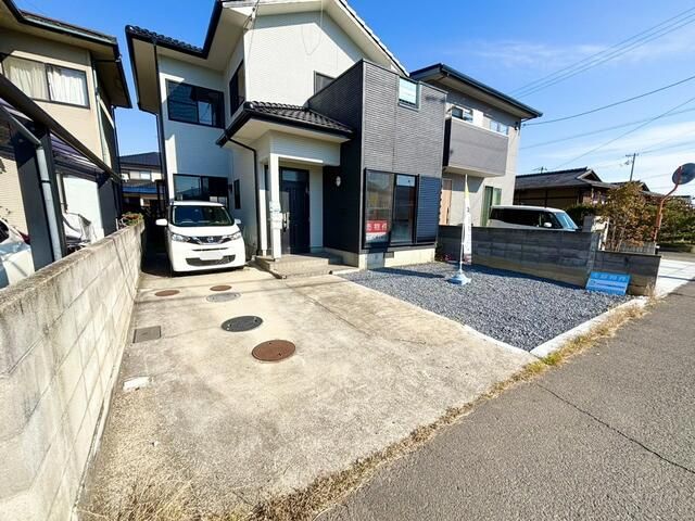 Renovated 4LDK Detached House in Takamatsu, Kagawa – 103.51 sqm - Thumbnail 2