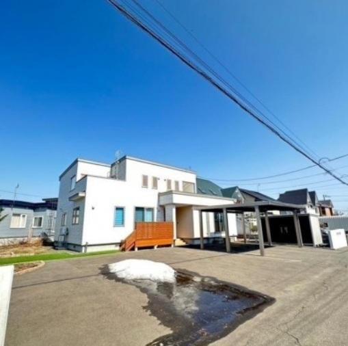 7LDK Two-Family House in Ebetsu Hokkaido with Large Garden - Thumbnail 2