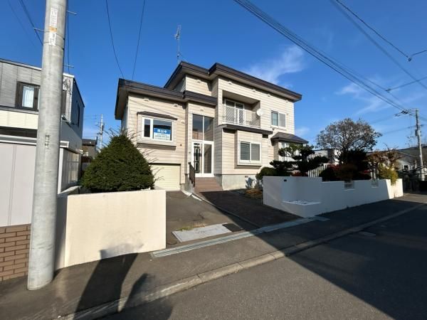 Renovated 4LDK House in Sapporo's Hoshizuki, Hokkaido - Thumbnail 2