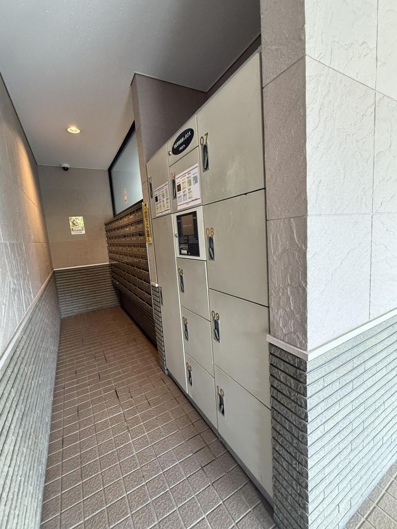 2LDK Apartment for Sale in Toyonaka, Osaka - 64 sqm, 8th Floor - Thumbnail 3