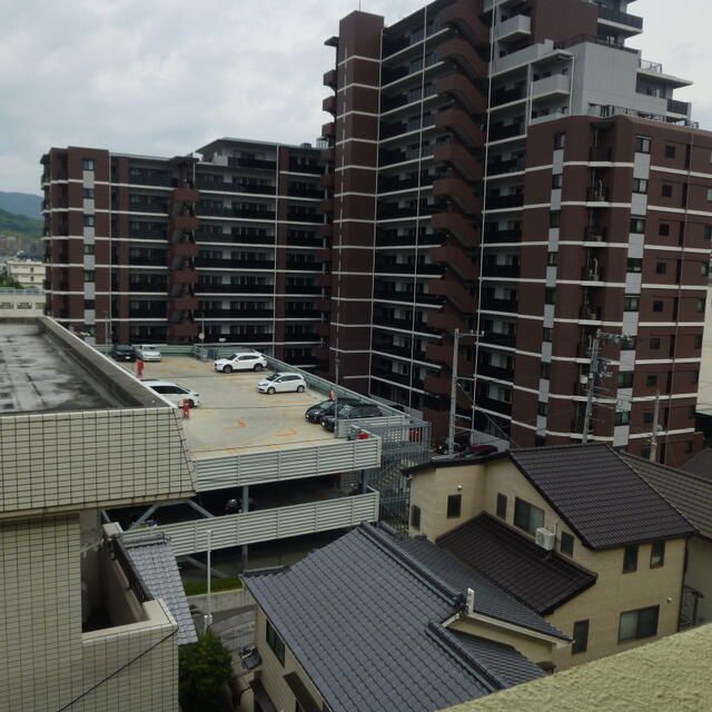 1R Apartment for Sale in Matsuyama, Ehime - 1.7 Million JPY - Thumbnail 2