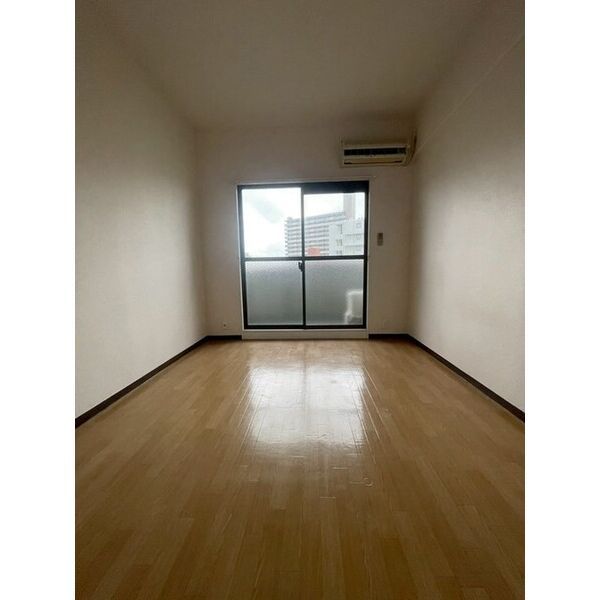 1K Apartment for Rent in Kagoshima City, No Deposit - Thumbnail 2