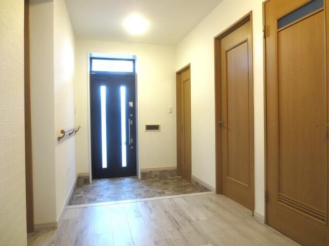 4SLDK RC House in Sapporo Shiroishi-ku with 3 Car Parking - Thumbnail 3