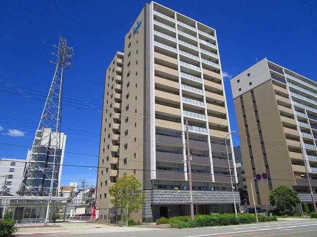 2016-Built 2LDK Apartment Near Higashi-Shijō-Mae Station, Osaka - Thumbnail 4