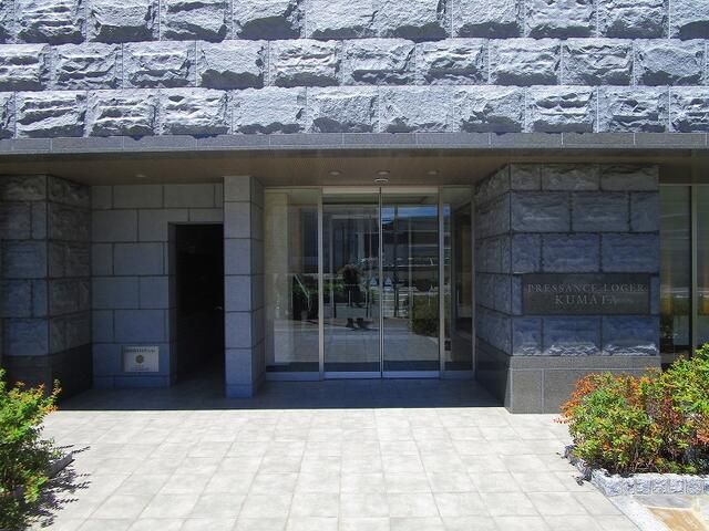 2016-Built 2LDK Apartment Near Higashi-Shijō-Mae Station, Osaka - Thumbnail 2