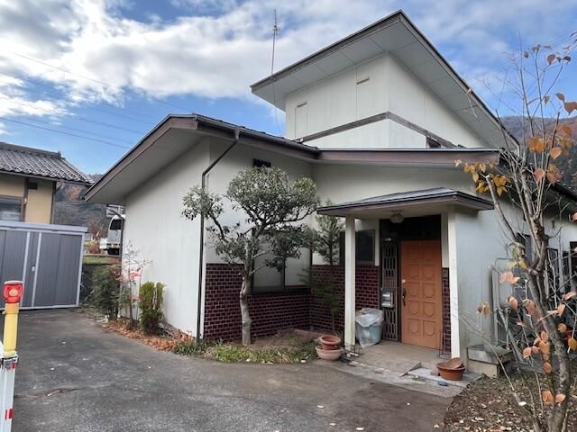 4LDK Detached House for Sale in Suzaka, Nagano - Thumbnail 2
