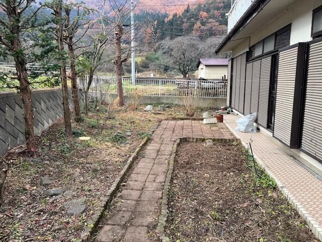 4LDK Detached House for Sale in Suzaka, Nagano - Thumbnail 3