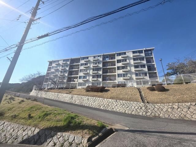 3DK Apartment for Sale in Suma Ward, Kobe, Hyogo - Thumbnail 3