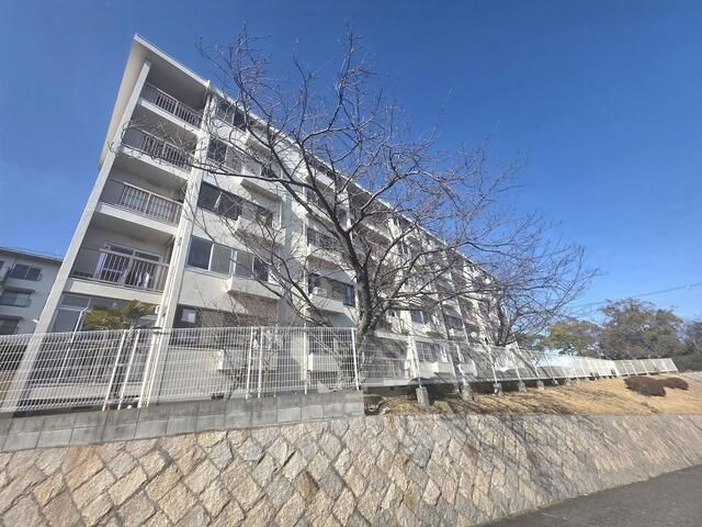 3DK Apartment for Sale in Suma Ward, Kobe, Hyogo - Thumbnail 2
