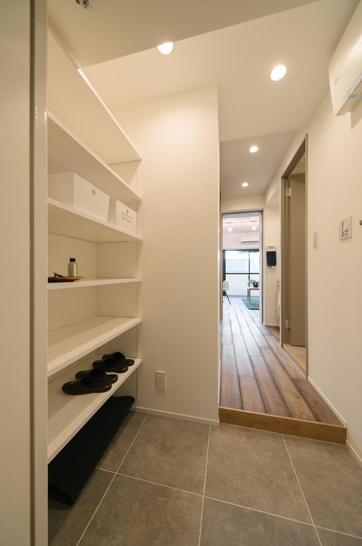 Renovated 1LDK with Garden for Sale in Meguro, Tokyo - Thumbnail 3