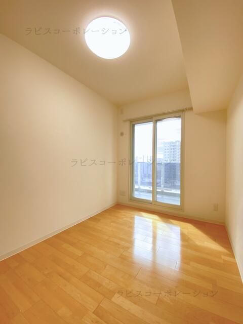 Modern 2LDK Apartment for Rent in Sapporo's Hirakishi - Thumbnail 4