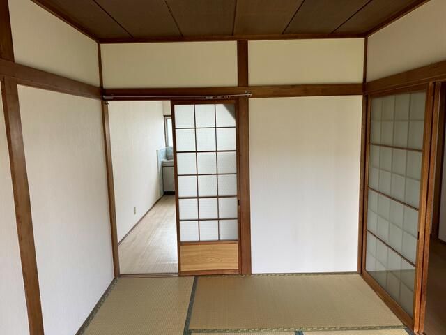 3DK Terrace House for Rent in Hirakata, Osaka - Near Makino Station - Thumbnail 3